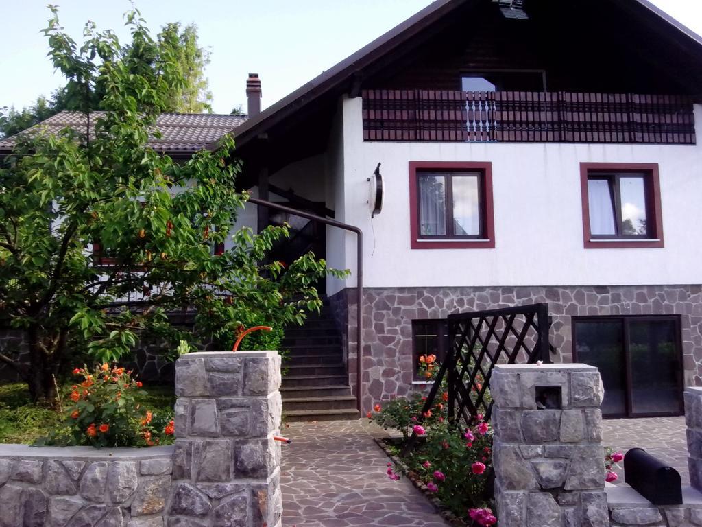 Guest House Ema Црни-Луг Экстерьер фото